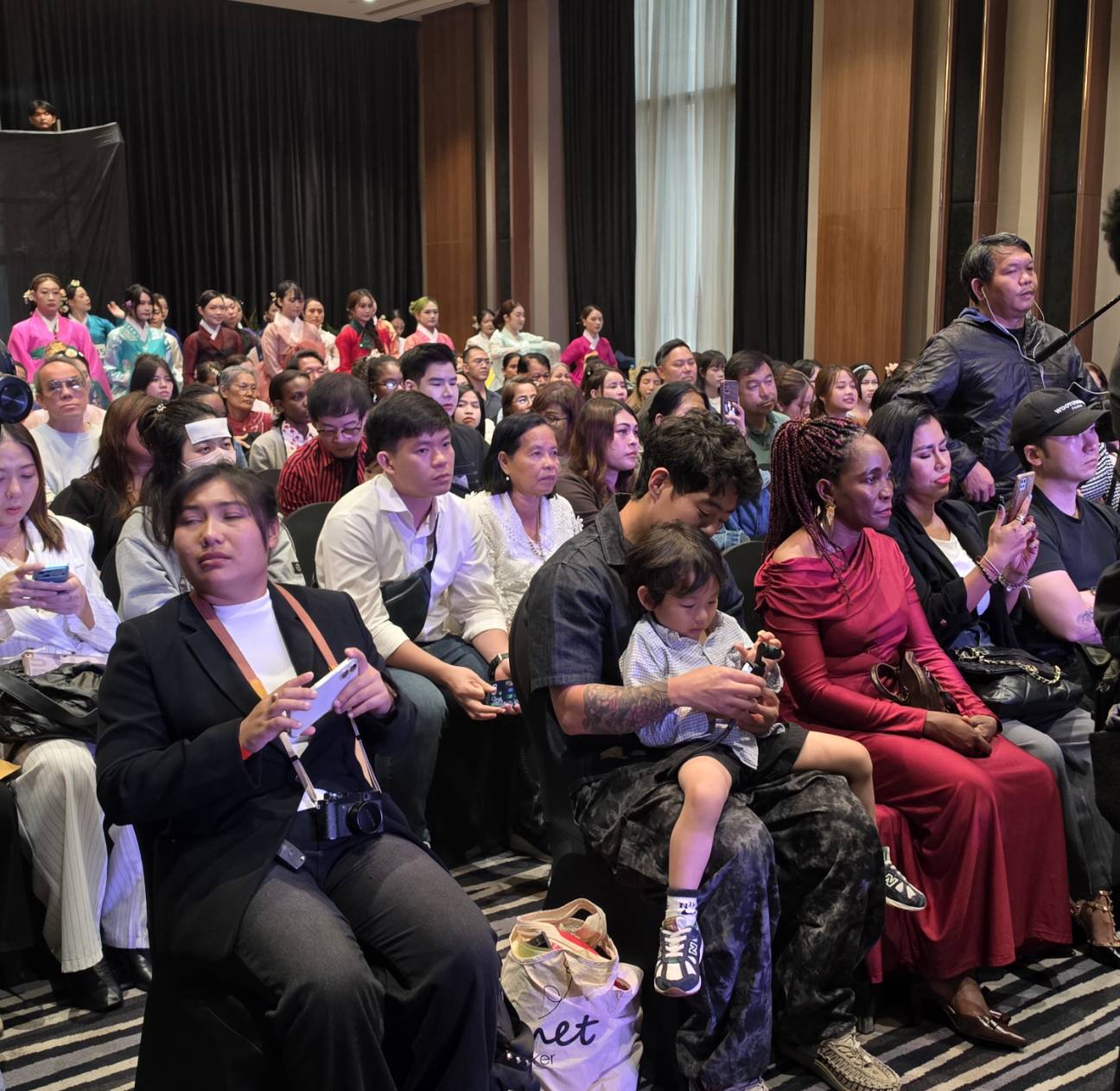 title - ผู้ตรวจราชการกรม ส.ป.ก. เข้าร่วมงานเชื่อมสัมพันธไมตรีไทย-สาธารณรัฐเกาหลี  และร่วมพิธีเปิดงาน “Thailand Korea Model Contest 2026” เพื่อฉลองครบรอบ 65 ปีความสัมพันธ์ทางการทูตระหว่างราชอาณาจักรไทย และ สาธารณรัฐเกาหลี